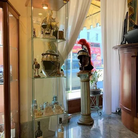 斯特隆伯利酒店 酒店