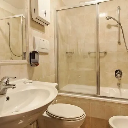 酒店 斯特隆伯利酒店 3*