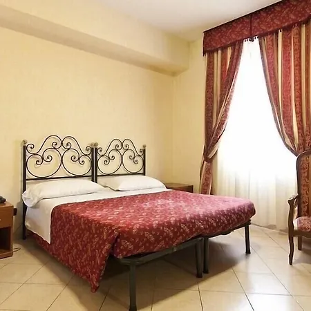 Отель Stromboli 3*