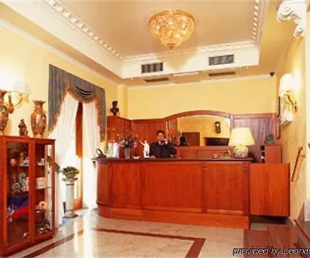 斯特隆伯利酒店 酒店